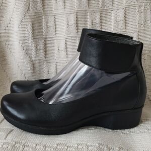 DANSKO LULU Ankle Strap MaryJanes Shoes Black Leather 38 EUC
